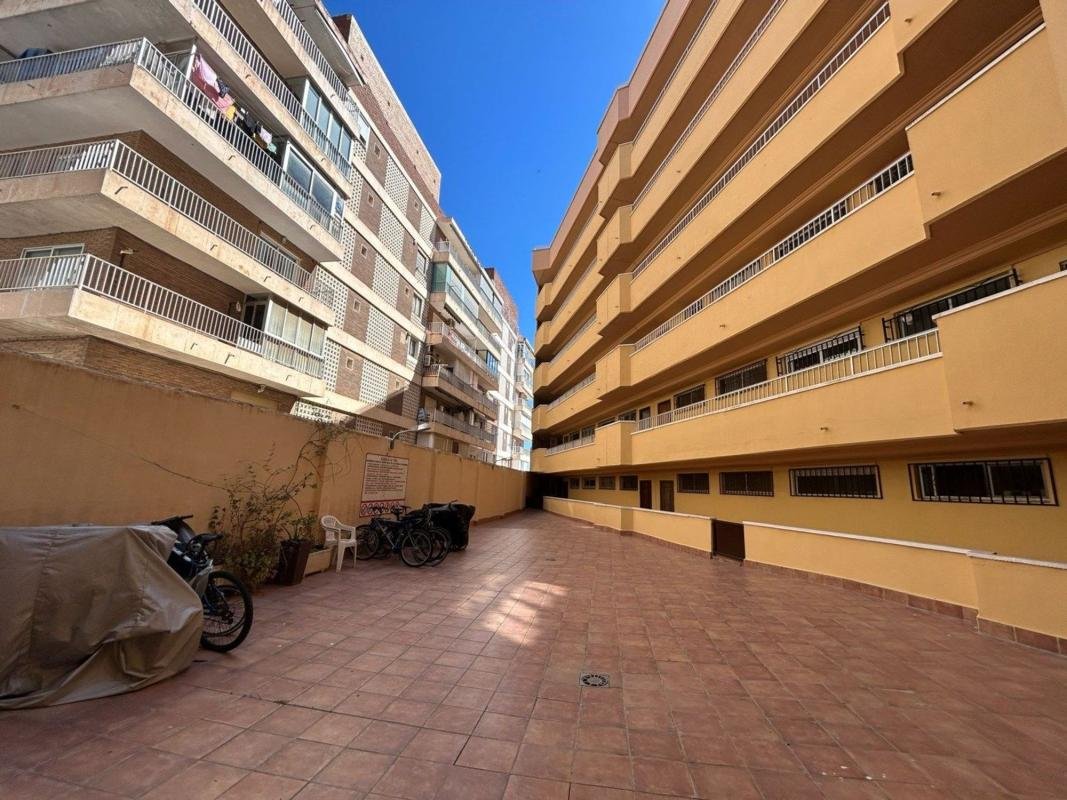 property-526215-2-medium Piso en Avenida Doctor Gregorio Marañón, Puerto Deportivo, Torrevieja