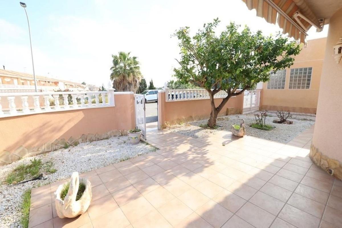 Casa o chalet independiente en Avenida Espuña, Los Balcones – Los Altos del Edén, Torrevieja