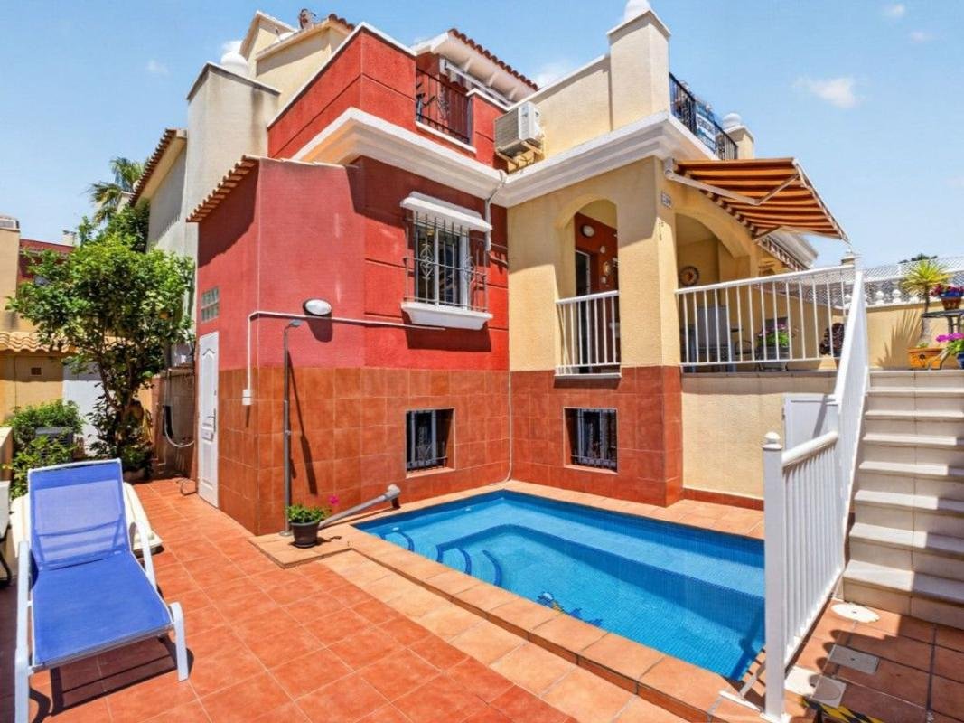 Chalet adosado en Calle Gabriela Mistral, 209, Aguas Nuevas, Torrevieja