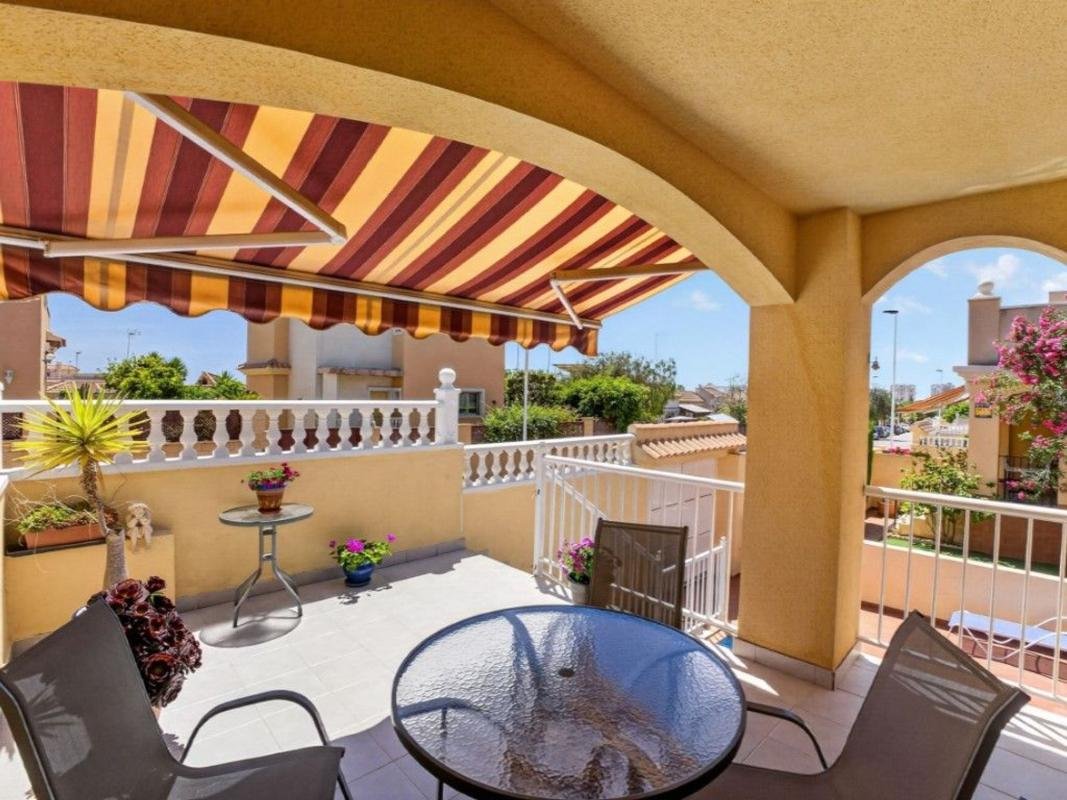 Chalet adosado en Calle Gabriela Mistral, 209, Aguas Nuevas, Torrevieja