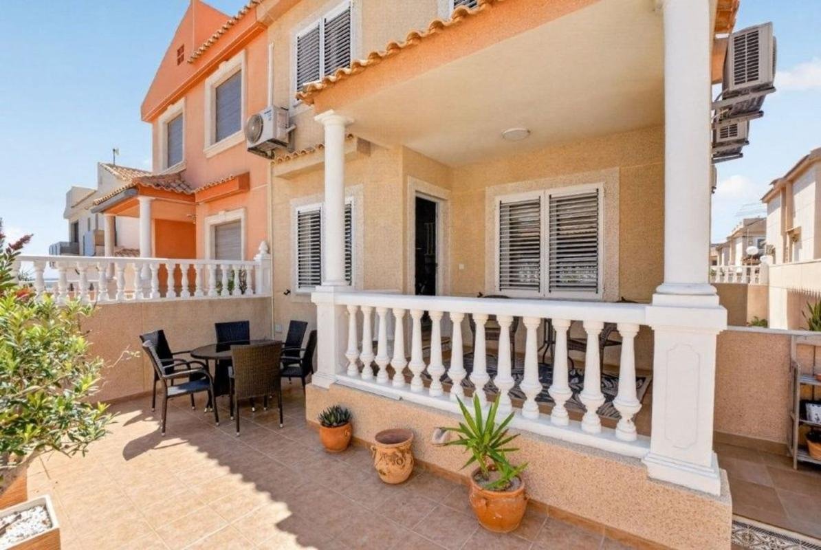 property-530404-3-medium Chalet pareado en Paseo Navarra, 2, Miramar – Torre del Moro, Torrevieja