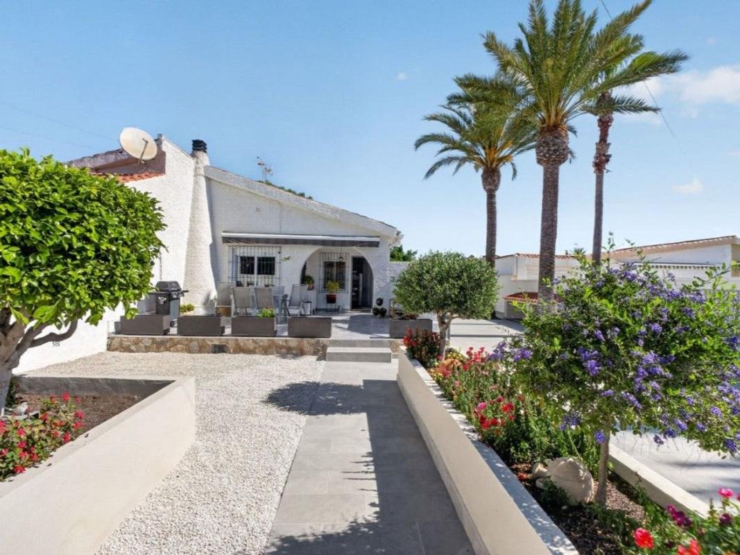 property-530483-2-medium Casa o chalet independiente en Avenida las Alondras, 65, Nueva Torrevieja, Torrevieja