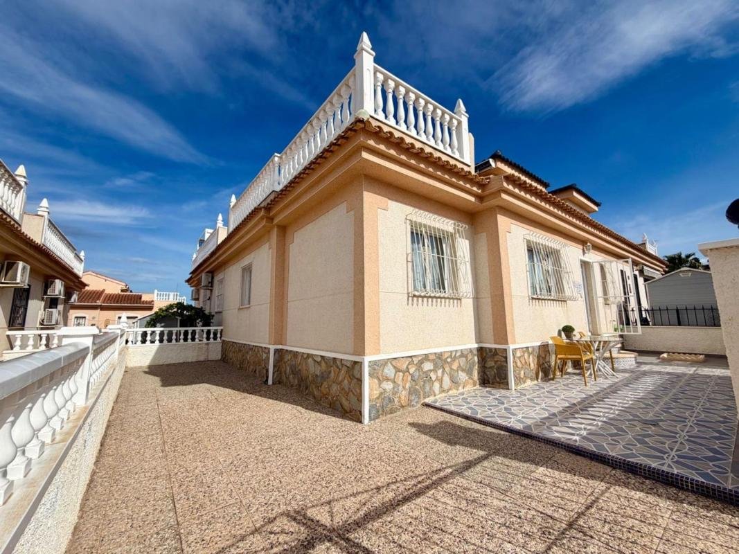Chalet pareado en Calle Rubi, Benimar, Rojales
