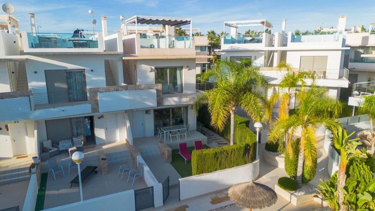 Dúplex en Avenida de Almería, Lo Marabú, Rojales