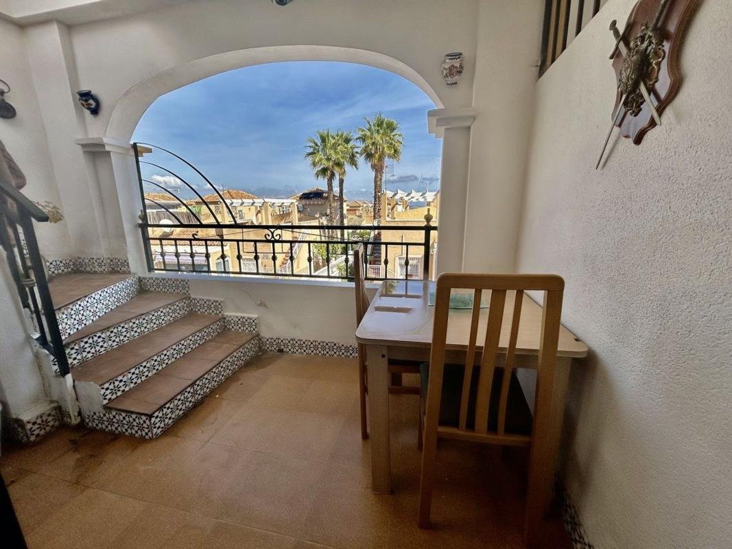 property-534349-3-medium Piso en Calle Lagunas de Ruidera, Zona Lago – Los Almendros, Orihuela