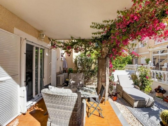 Casa o chalet independiente en Calle Pino Piñonero, 56, Zeniamar, Orihuela