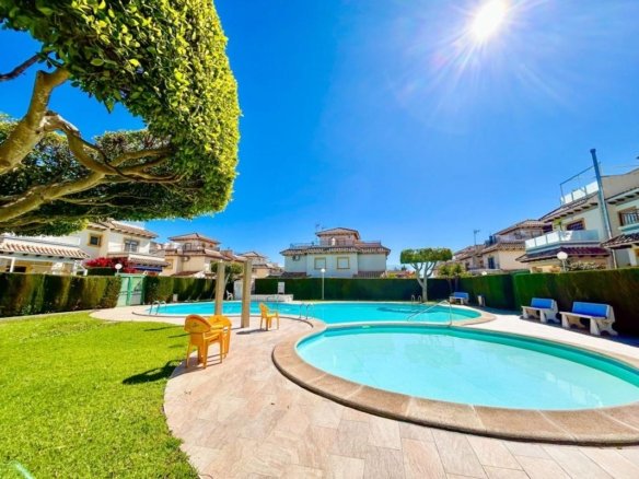Piso en Calle Torre de Pisa, La Ciñuelica – Villa Rosa, Orihuela