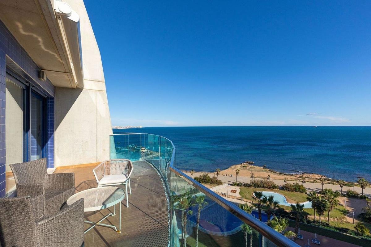 property-549655-1-medium Ático en Punta Prima, Torrevieja