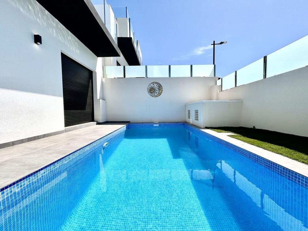 property-550038-2-medium Casa o chalet independiente en Calle Picos de Europa, Las Filipinas, Orihuela