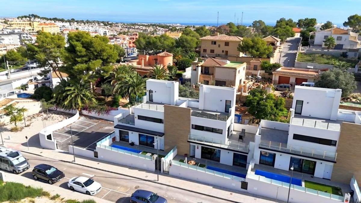 property-550038-3-medium Casa o chalet independiente en Calle Picos de Europa, Las Filipinas, Orihuela