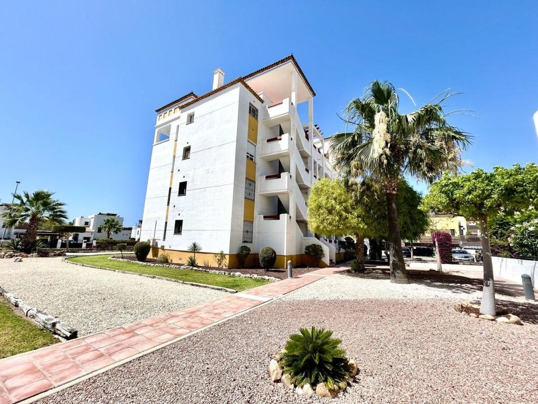 Piso en Calle Bósforo, Villamartín, Orihuela