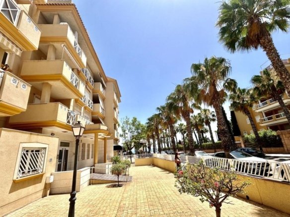 Piso en Calle Fuego, Aguamarina, Orihuela