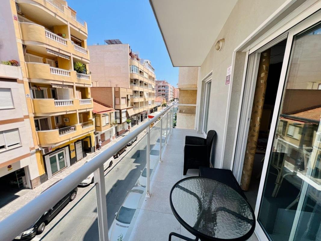 property-550250-1-medium Piso en Calle Caballero de Rodas, 144, Playa del Cura, Torrevieja