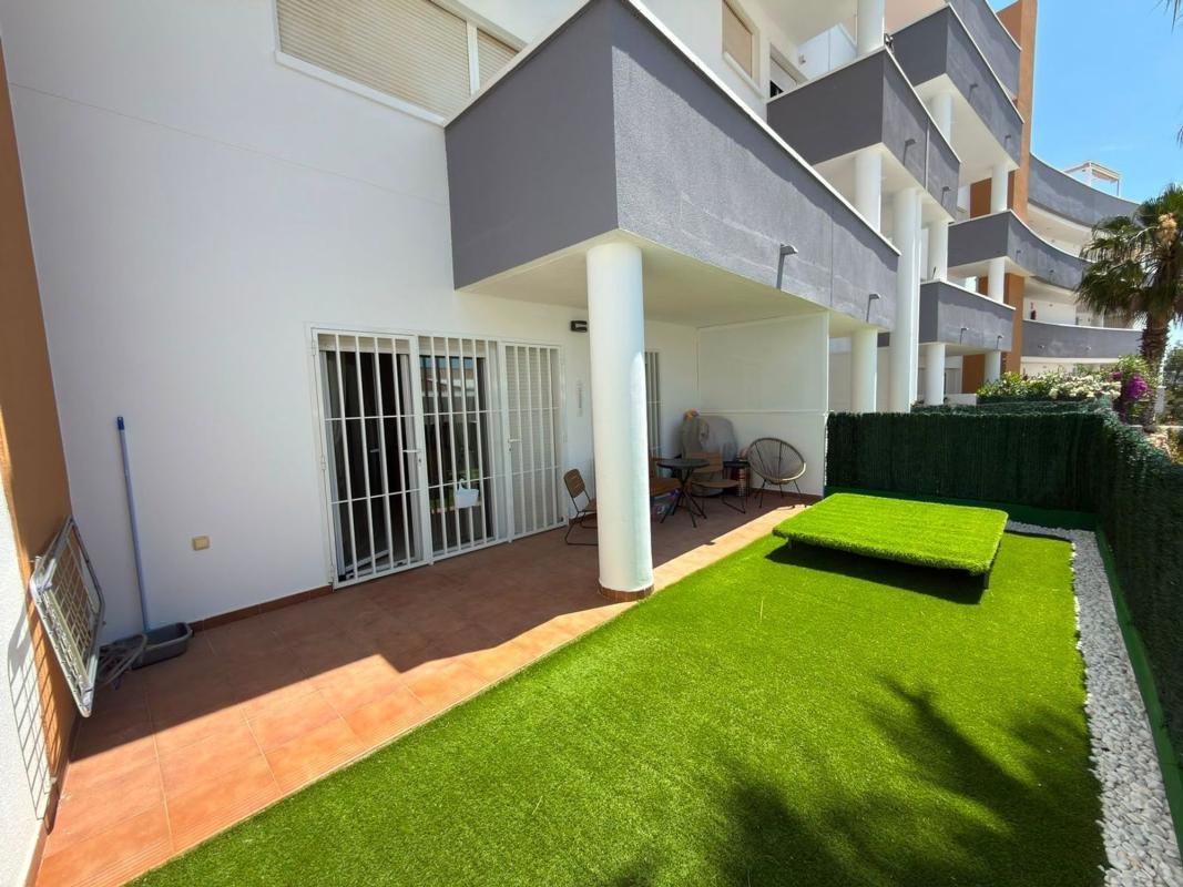 property-550254-1-medium Piso en Calle del Mar, Aguamarina, Orihuela