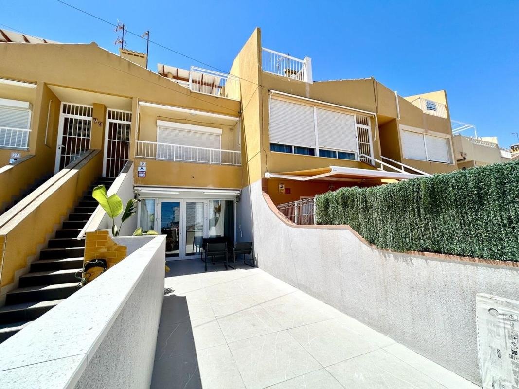 property-554124-1-medium Piso en Paseo de los Conquistadores, La Veleta, Torrevieja