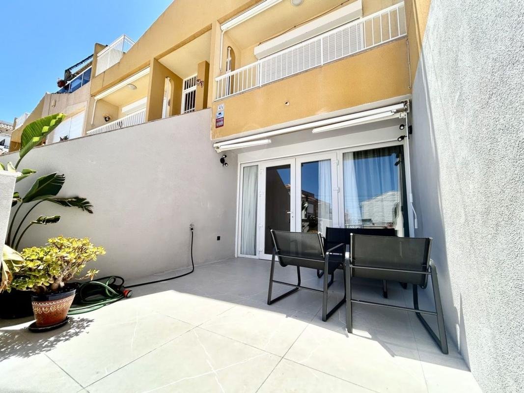 property-554124-2-medium Piso en Paseo de los Conquistadores, La Veleta, Torrevieja