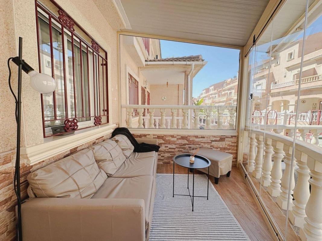 Chalet pareado en Calle Jalón, Playa Flamenca, Orihuela