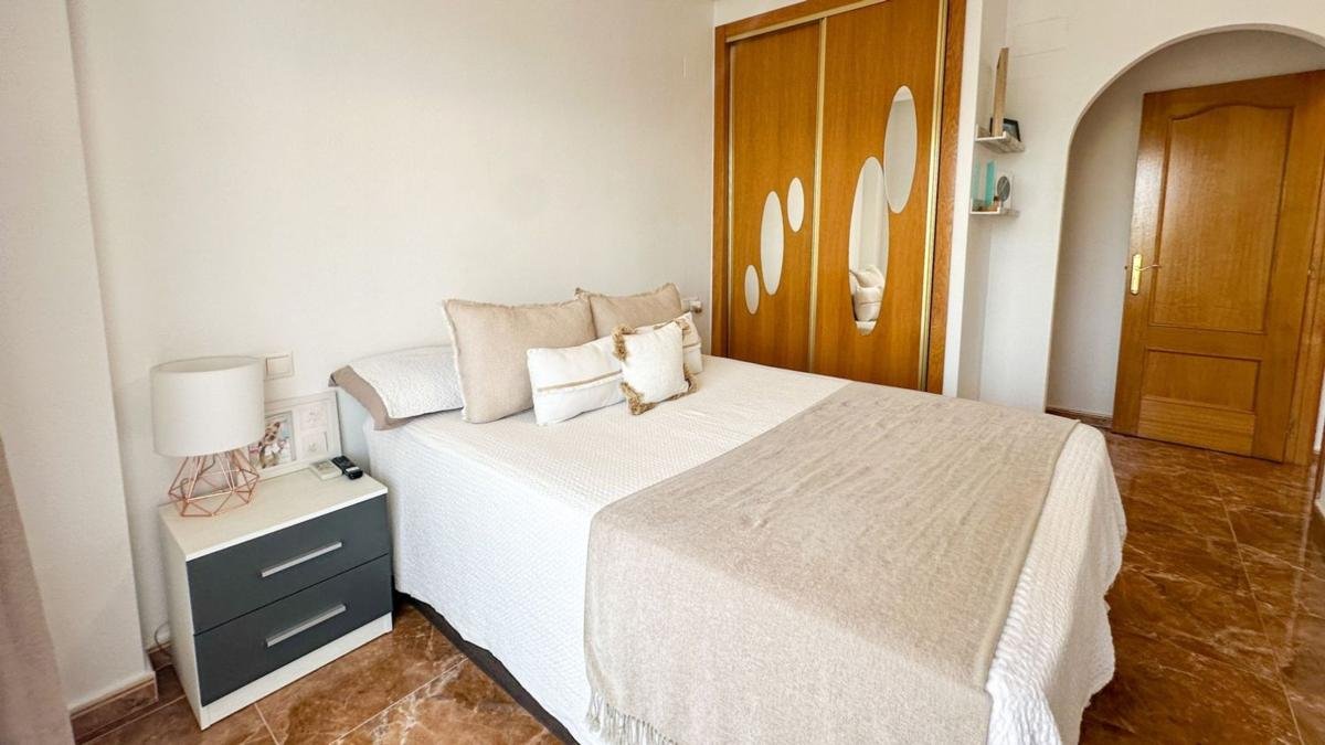property-556744-15-medium Piso en Puerto Deportivo, Guardamar del Segura