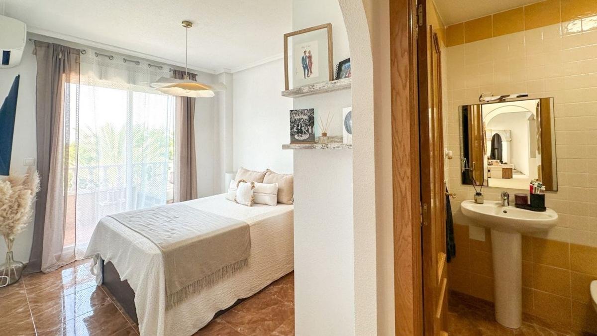 property-556744-20-medium Piso en Puerto Deportivo, Guardamar del Segura