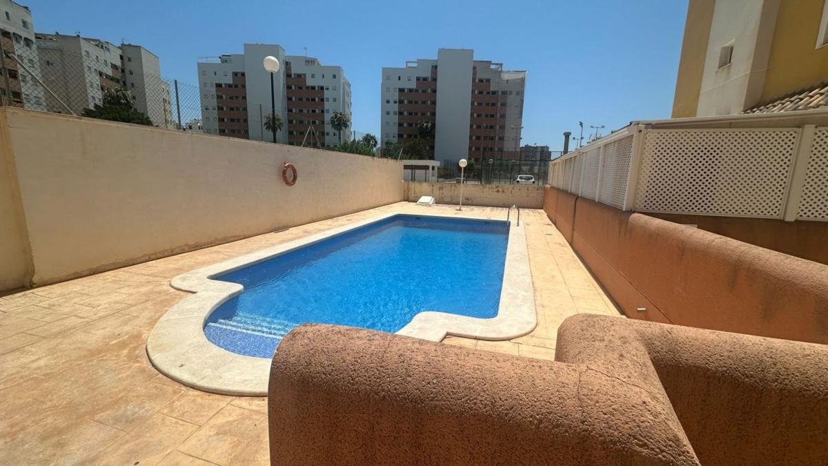 property-556744-28-medium Piso en Puerto Deportivo, Guardamar del Segura