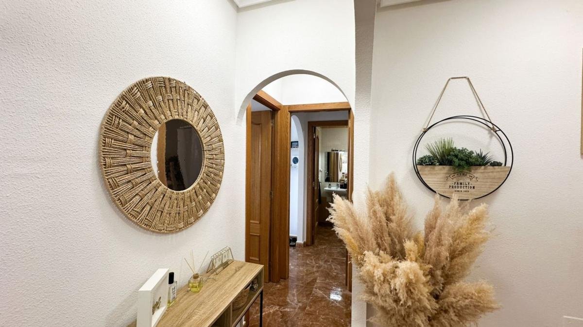 property-556744-3-medium Piso en Puerto Deportivo, Guardamar del Segura