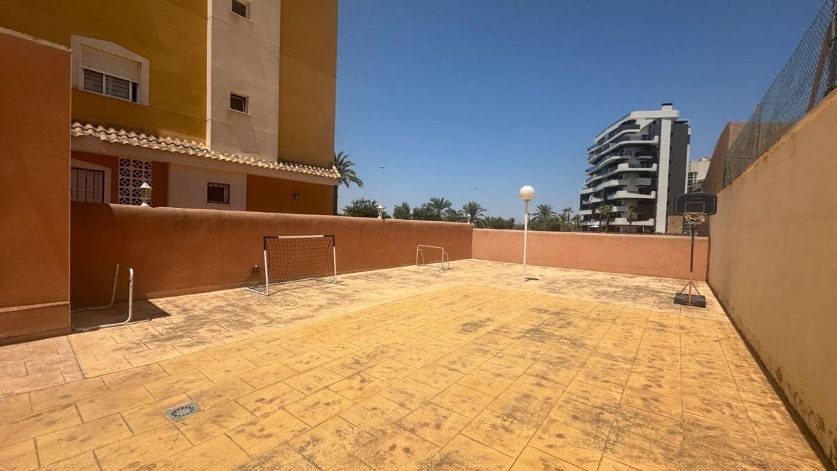 property-556744-30-medium Piso en Puerto Deportivo, Guardamar del Segura