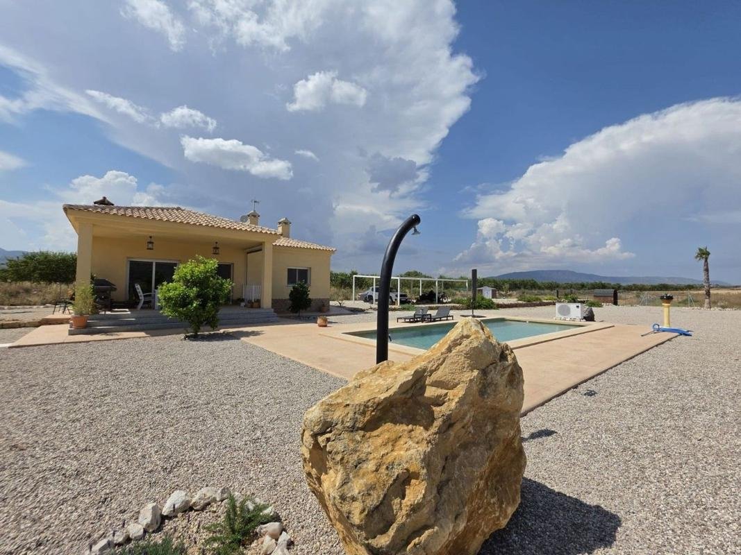 property-556797-1-medium Casa o chalet independiente en Pinoso
