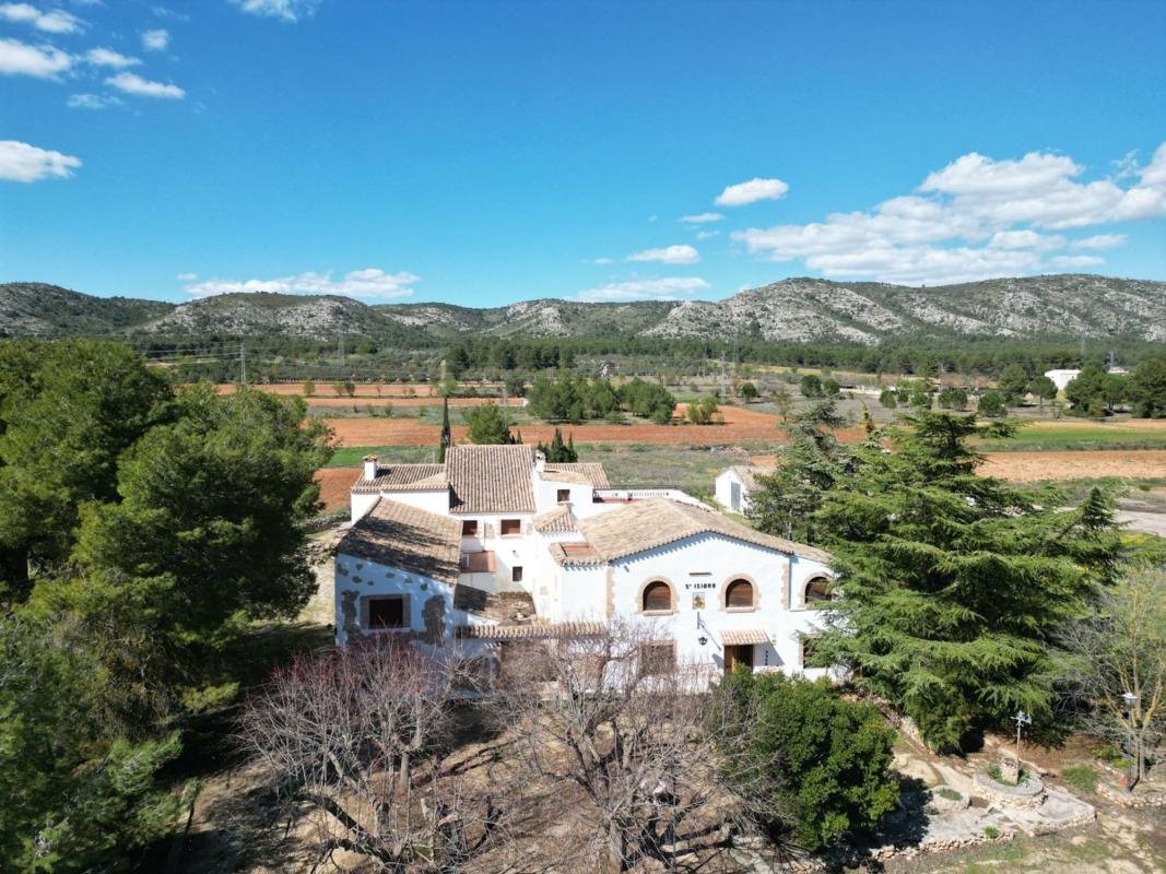 property-558505-1-medium Local en Banyeres de Mariola
