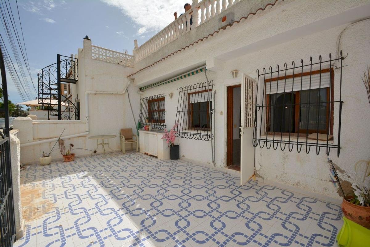 property-558783-2-medium Chalet adosado en Pelicano El-el Limonar, La Siesta – El Salado – Torreta, Torrevieja