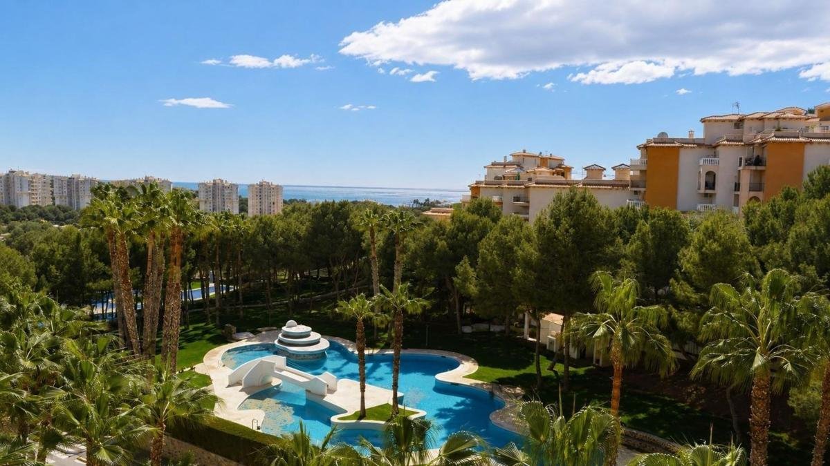 property-560628-1-medium Piso en Campoamor, Orihuela