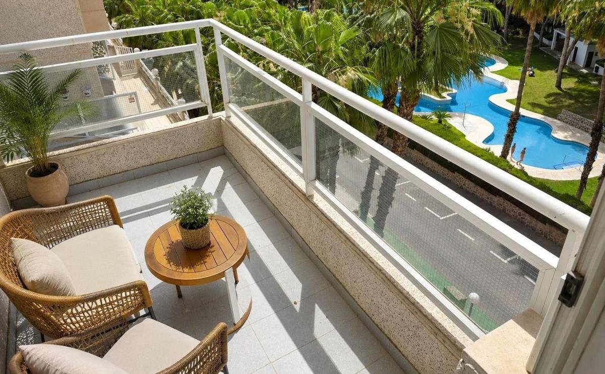 property-560628-9-medium Piso en Campoamor, Orihuela