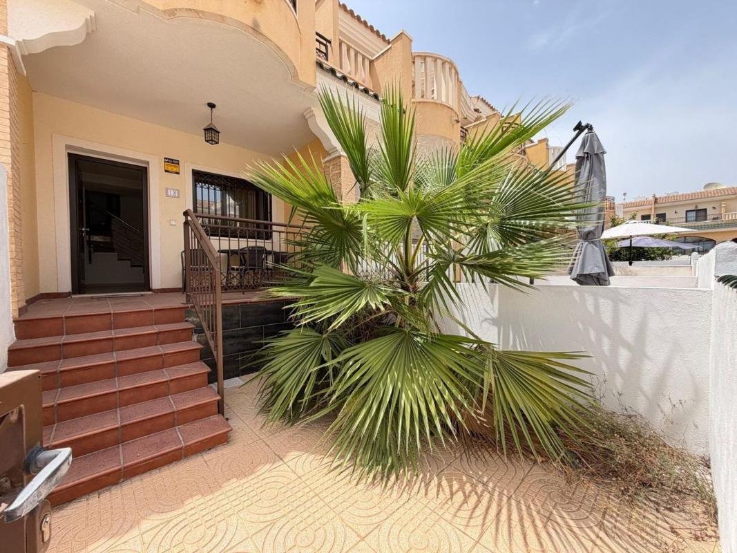 Chalet adosado en Avenida de Gijón, Lo Marabú, Rojales