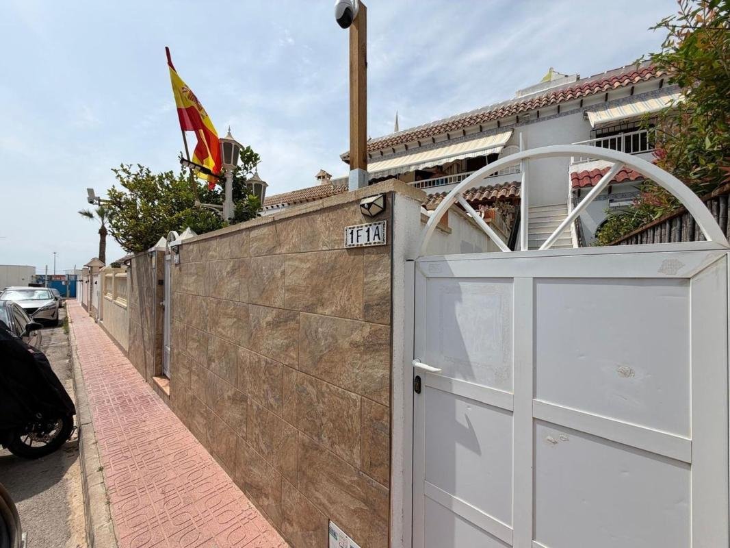 property-566487-2-medium Casa o chalet independiente en Avenida Alfredo Nobel, Zona los Frutales, Torrevieja