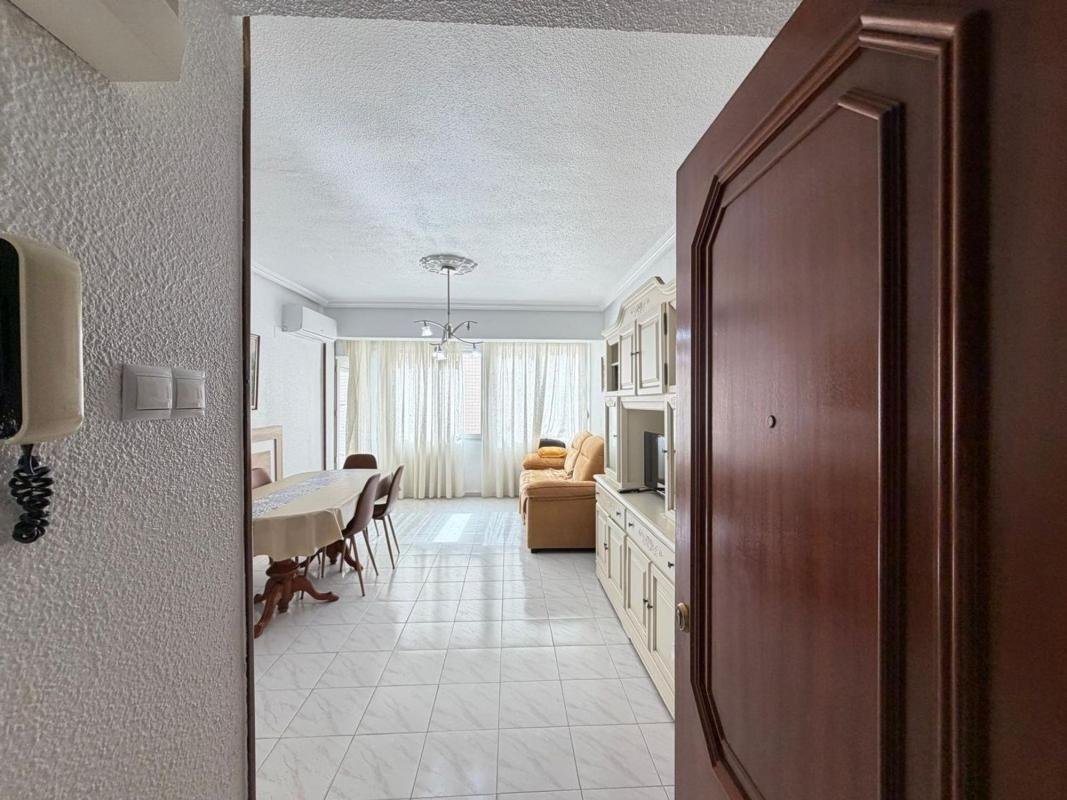 property-566607-2-medium Piso en Calle Moriones, Antonio Machado, Torrevieja