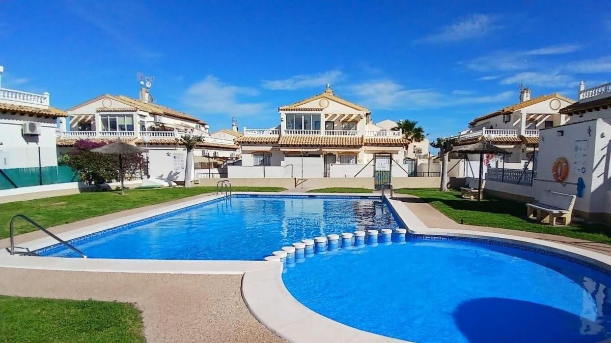 property-566847-1-medium Dúplex en Calle Trepadora, Los Balcones y los Altos, Orihuela
