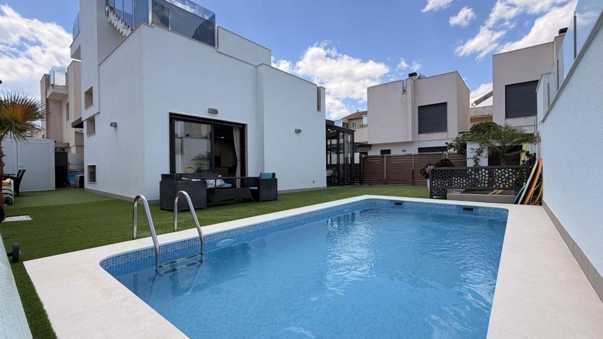Casa o chalet independiente en Calle Maria San Gil Noain, Parque Acuático – Sector 25, Torrevieja