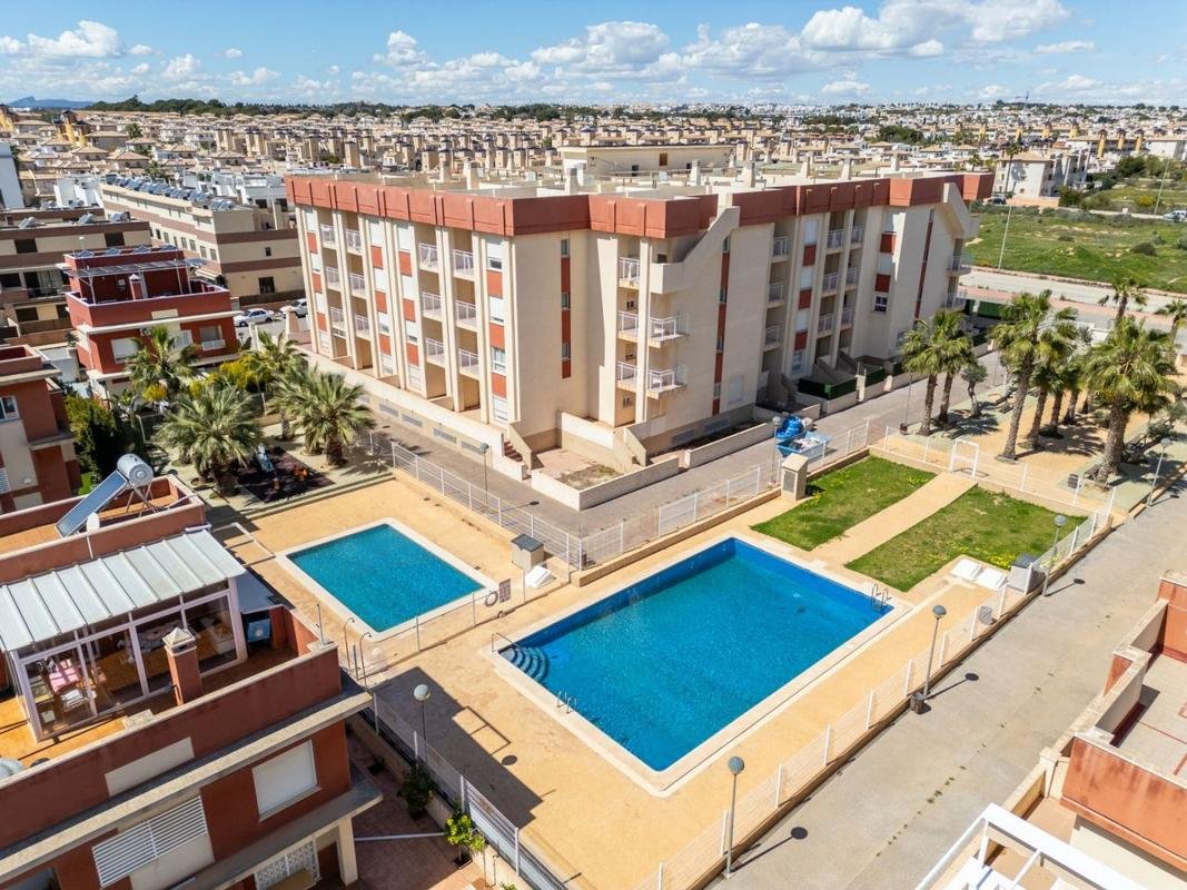 property-571040-2-medium Piso en Calle Báltico, Lomas de Cabo Roig, Orihuela