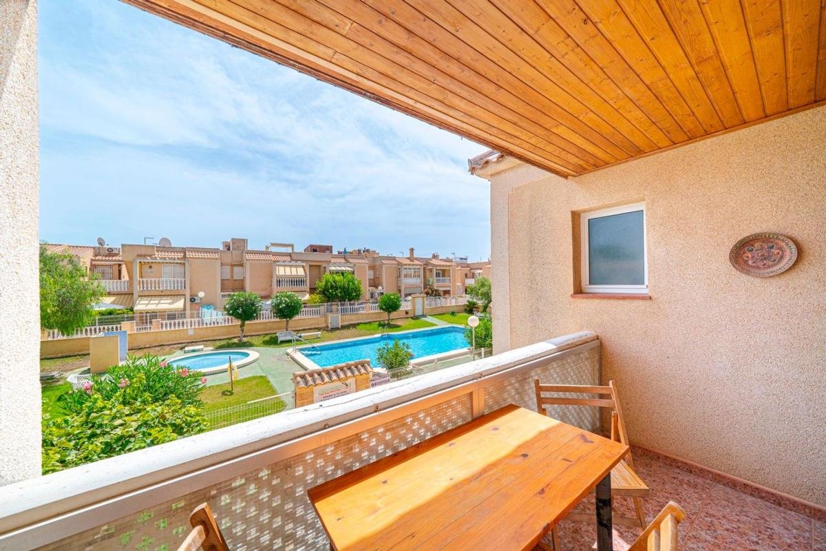 property-574827-1-medium Piso en Calle Alborán, 7, Aguas Nuevas, Torrevieja