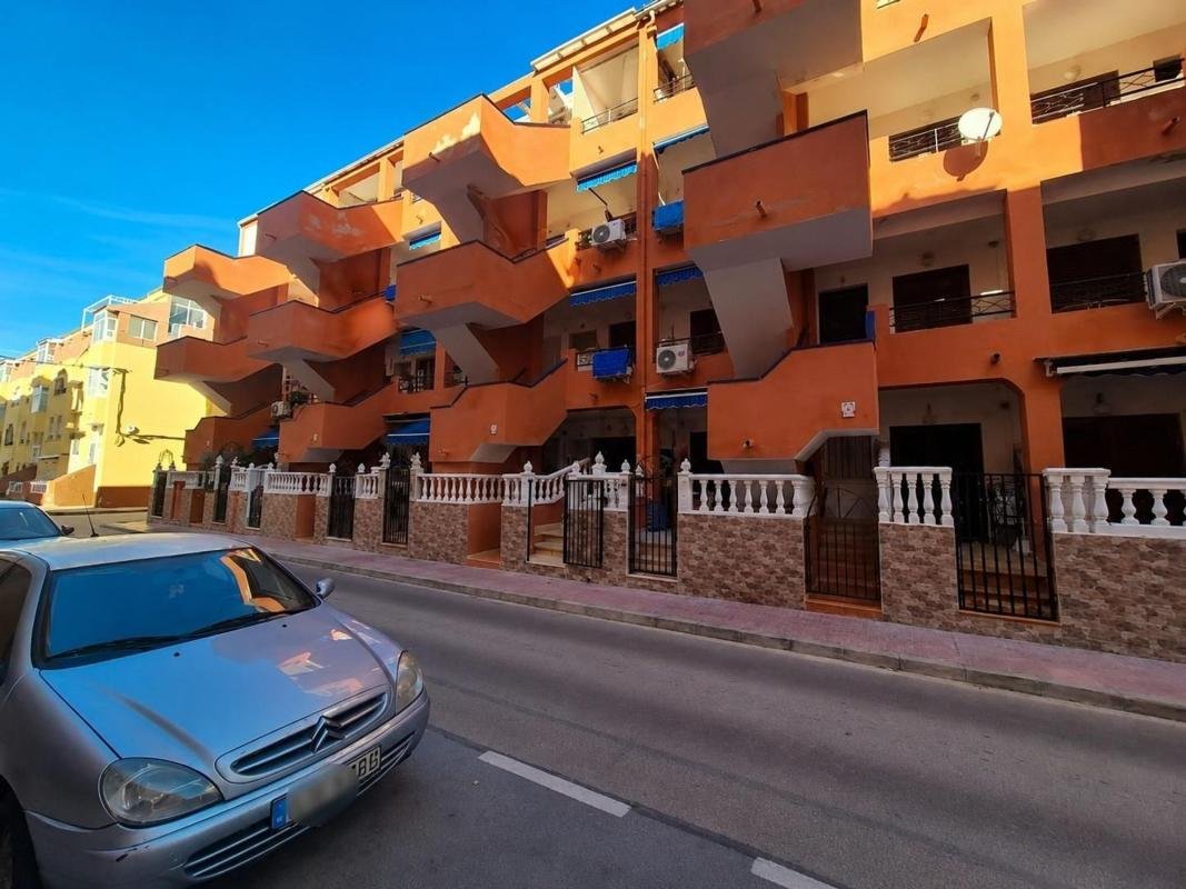 property-574992-2-medium Piso en Calle Antonio Gil, Gaspar Perrelló, Torrevieja