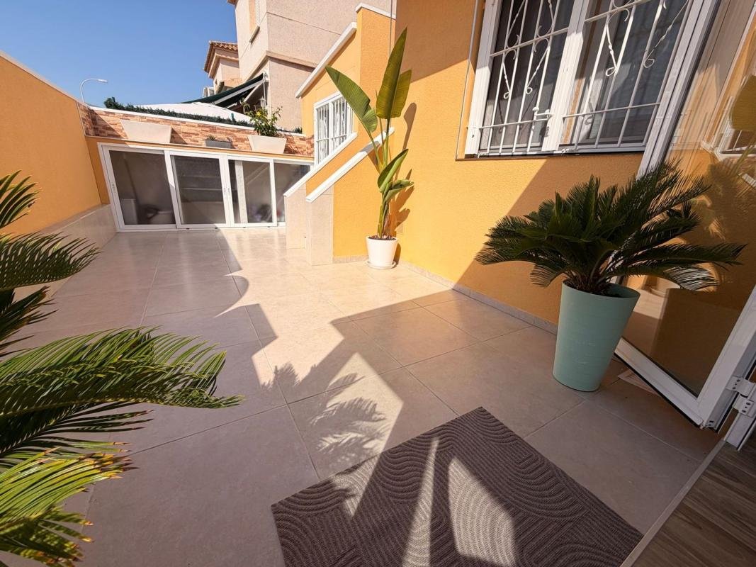 property-576083-3-medium Chalet adosado en Calle Peña De Francia s/n, Los Balcones – Los Altos del Edén, Torrevieja