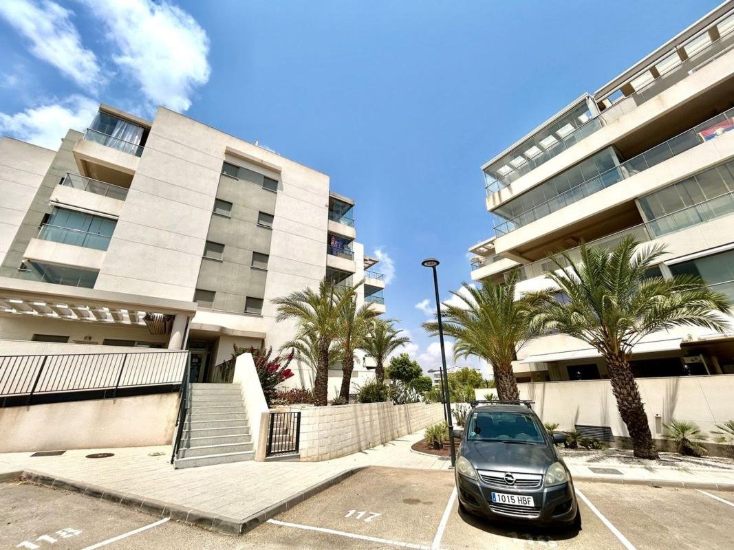 property-576868-1-medium Piso en Los Dolses, Orihuela