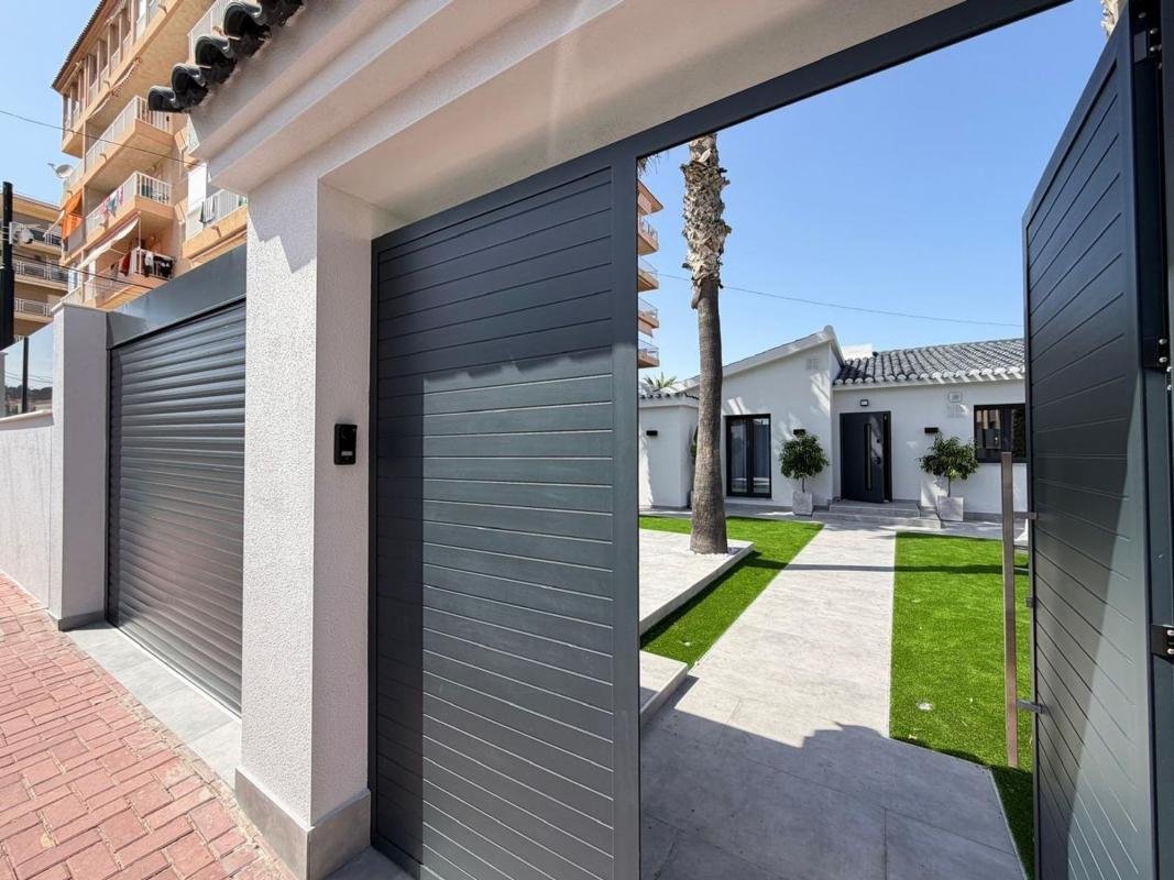 Casa o chalet independiente en Calle Pleamar, Punta Prima, Torrevieja