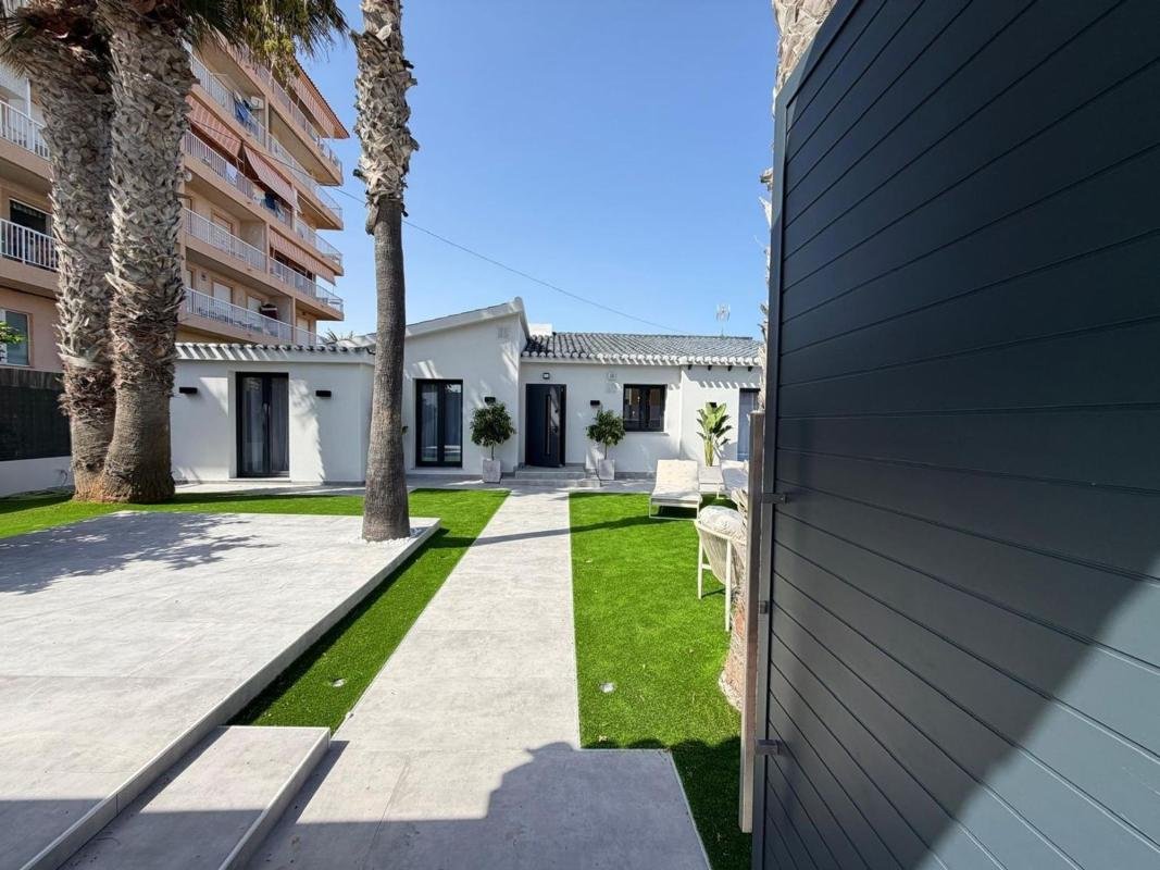 Casa o chalet independiente en Calle Pleamar, Punta Prima, Torrevieja