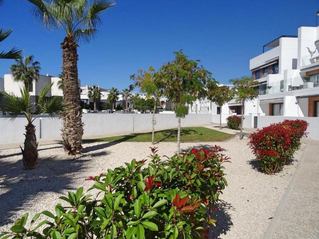 property-582212-3-medium Piso en Calle Gibraltar, Villamartín, Orihuela