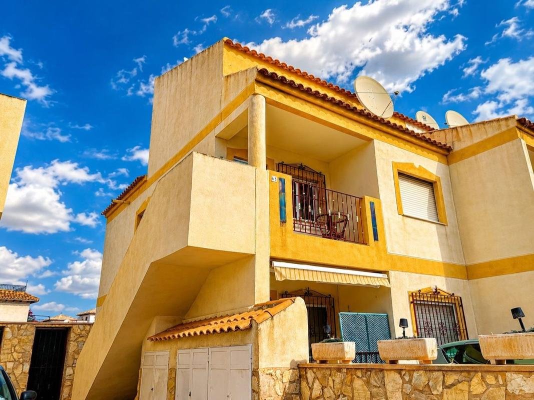 property-585280-1-medium Piso en La Zenia, Orihuela