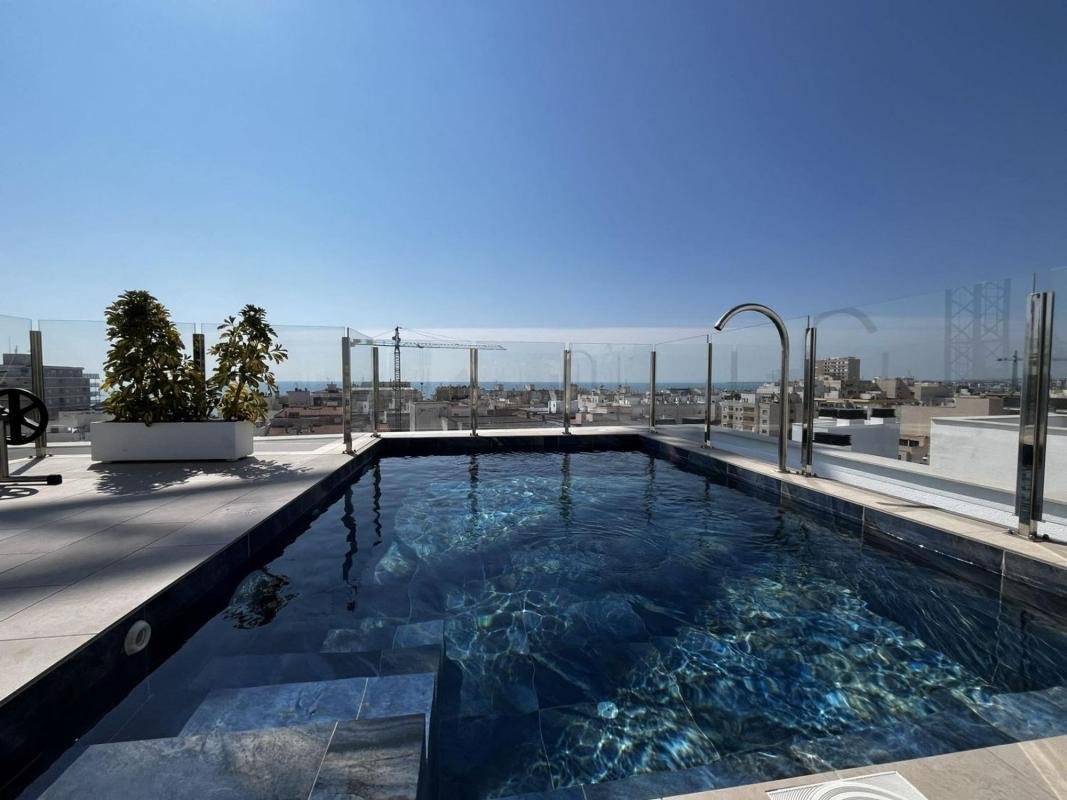 property-586511-1-medium Piso en Calle Ramón Gallud, 148, Las Piscinas Naturales, Torrevieja