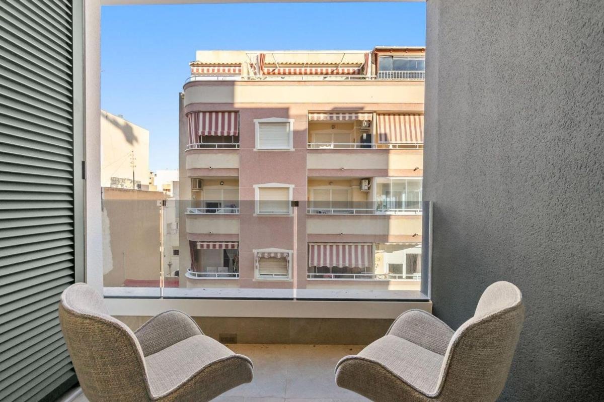 property-586511-11-medium Piso en Calle Ramón Gallud, 148, Las Piscinas Naturales, Torrevieja