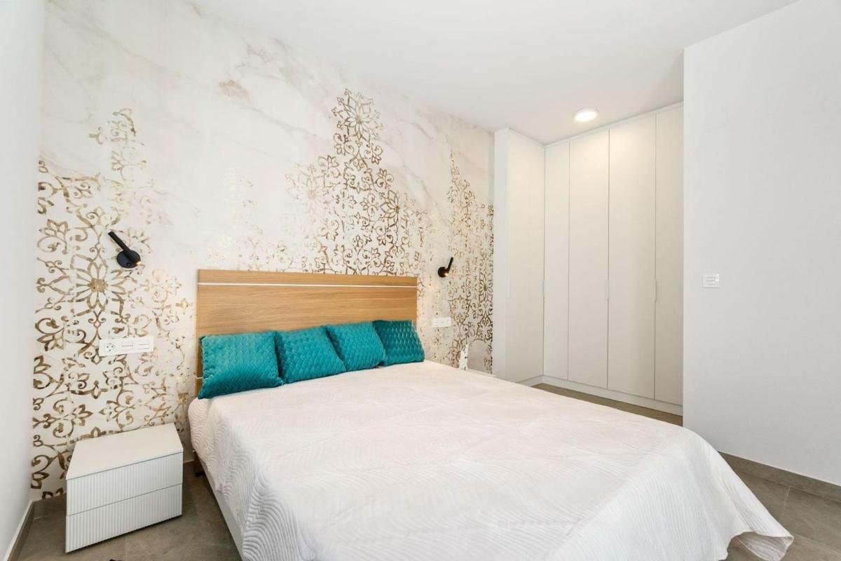property-586511-13-medium Piso en Calle Ramón Gallud, 148, Las Piscinas Naturales, Torrevieja