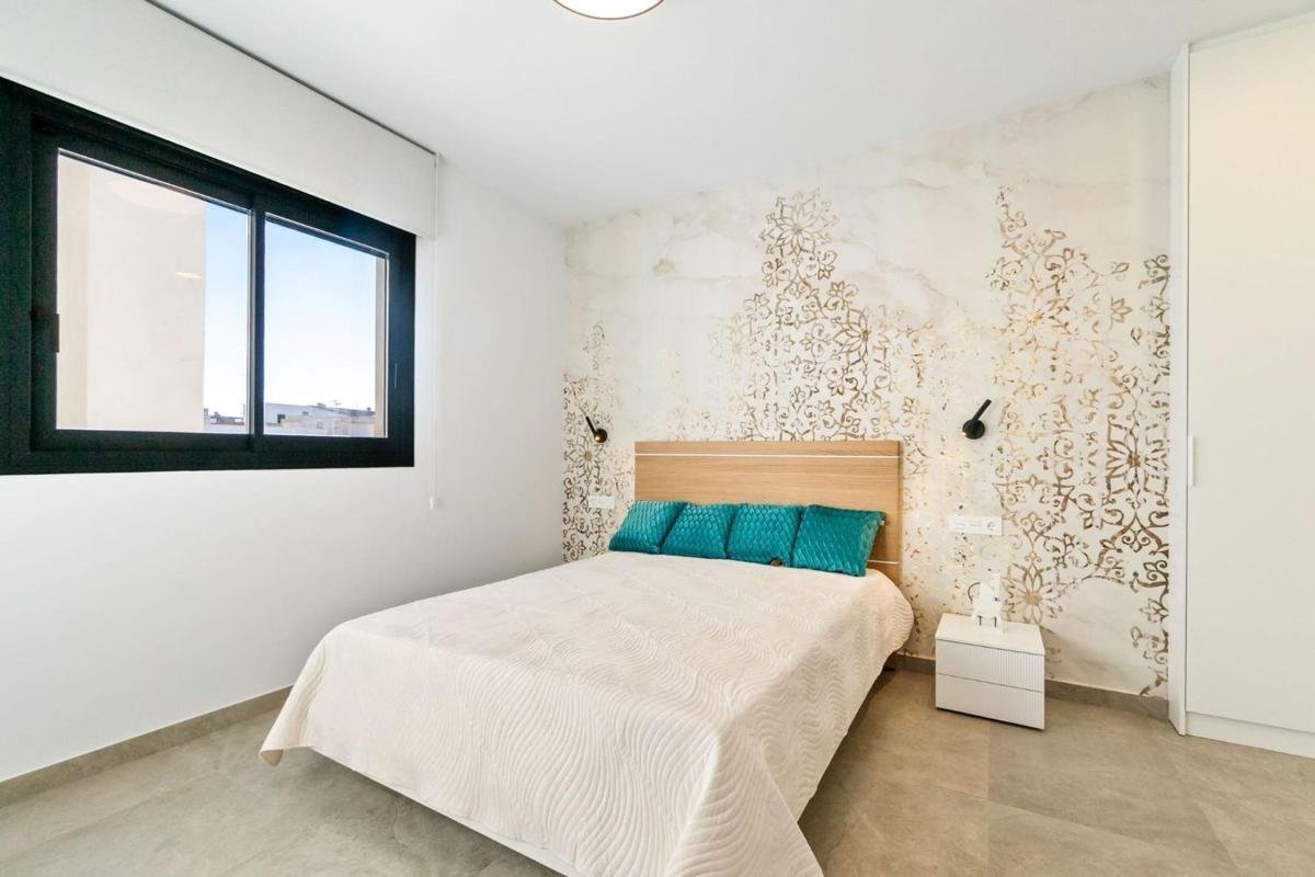 property-586511-17-medium Piso en Calle Ramón Gallud, 148, Las Piscinas Naturales, Torrevieja