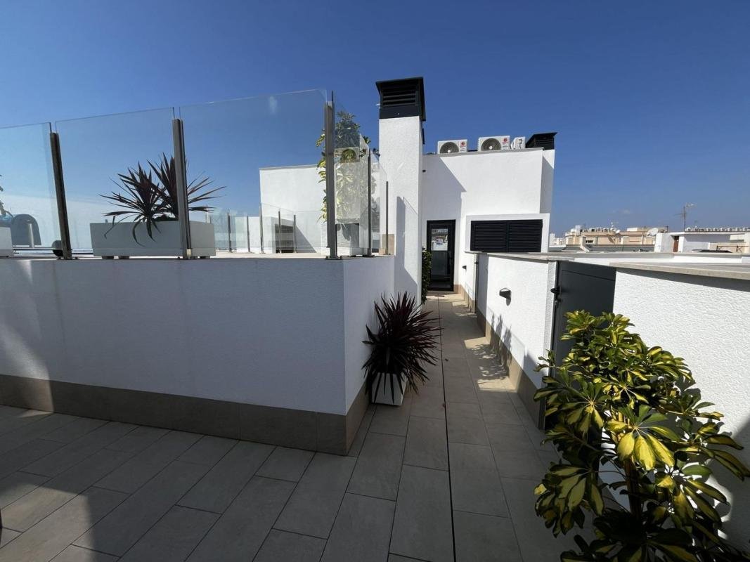 property-586511-25-medium Piso en Calle Ramón Gallud, 148, Las Piscinas Naturales, Torrevieja